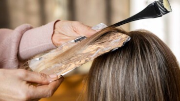 Tiñe tu cabello de forma correcta.