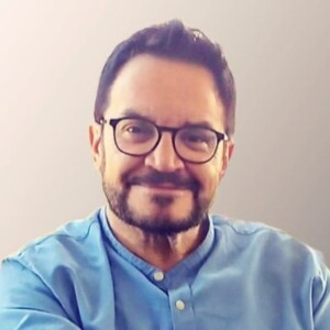 Rubén Darío Buitrón Aguirre RUBEN DARIO BUITRON SE ADMIRA Y NO CREE EN LA MODESTIA.