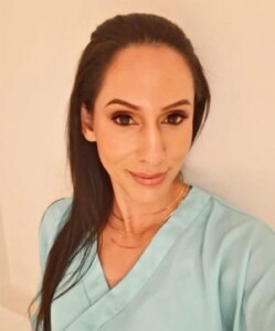 Andrea Hernández es fisioterapeuta.